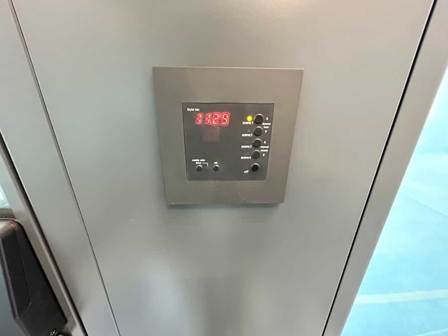 【電気スイッチはRoomⅢに入ってすぐ左手、壁面にございます】 - TIME SHARING 勝どき 晴海トリトン X棟 Conference RoomⅢの写真