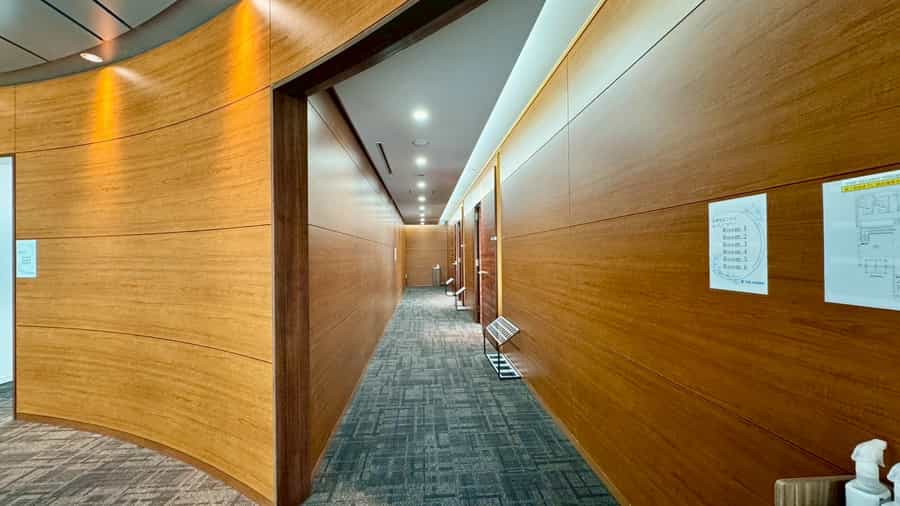 【Room.1は一番奥の通路を入った手前の会議室になります。】