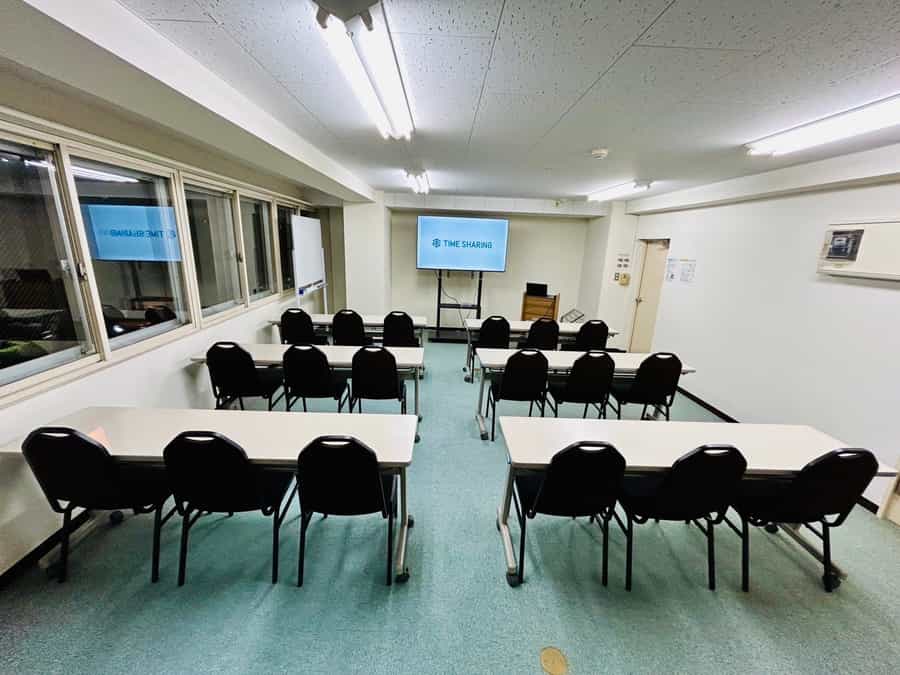 【司会台、モニター、ホワイトボードも無料でお使いいただけます。】 - TIME SHARING 日本橋千代田会館 5Aの写真