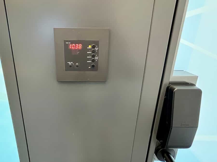 【電気スイッチはRoomⅡに入ってすぐ右手、壁面にございます】 - TIME SHARING 勝どき 晴海トリトン X棟 Conference RoomⅡの写真