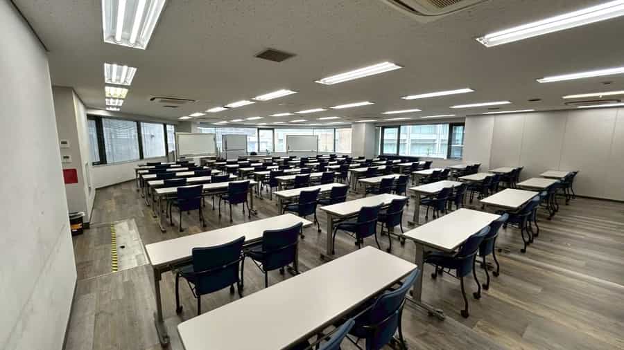 【ホワイトボード、演台、OAタップ、Wi-Fiは無料でご利用可能です！】