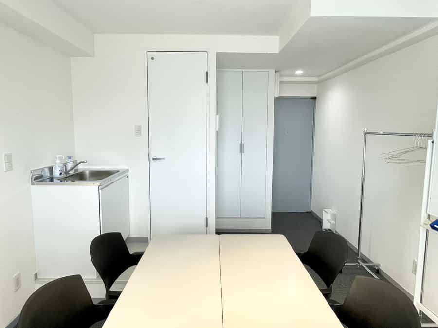 【ホワイト~グレーで統一された清潔感のある内装です】 - TIME SHARING 新宿御苑前 オリエント新宿1001の写真