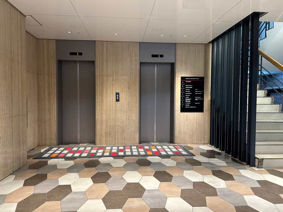 【1階エレベーターホール⇒7階にお上がりください】 - TIME SHARING 渋谷ワールド宇田川ビル7Aの写真