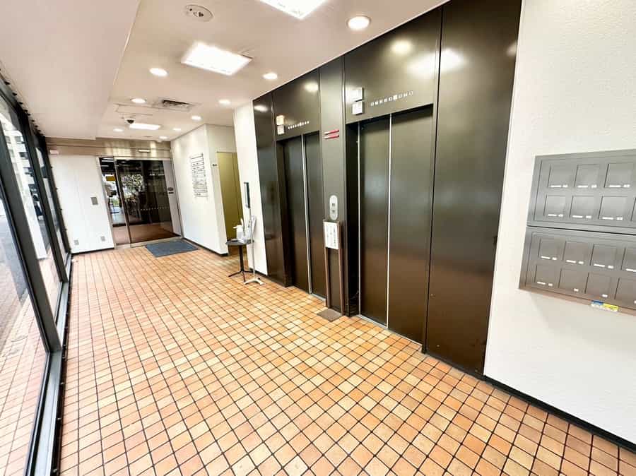 【1階エレベーターホール】 - TIME SHARING 竹橋 廣瀬第2ビル B1Fの写真