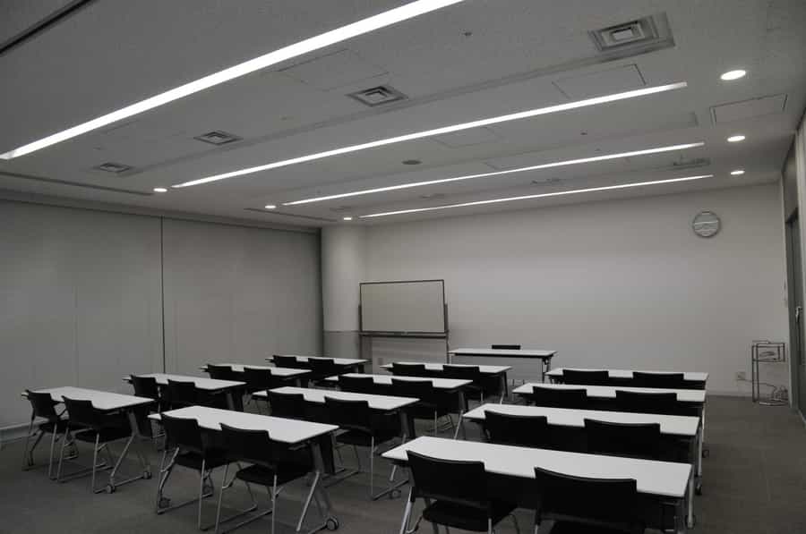 スクール形式 - 田町グランパークカンファレンス 302小会議室の写真