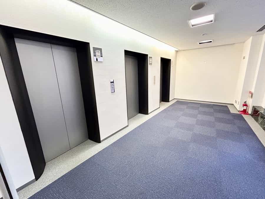 【4階エレベーターホール】 - WORKING PARK EN 410号室<リビエラ南青山ビル>の写真