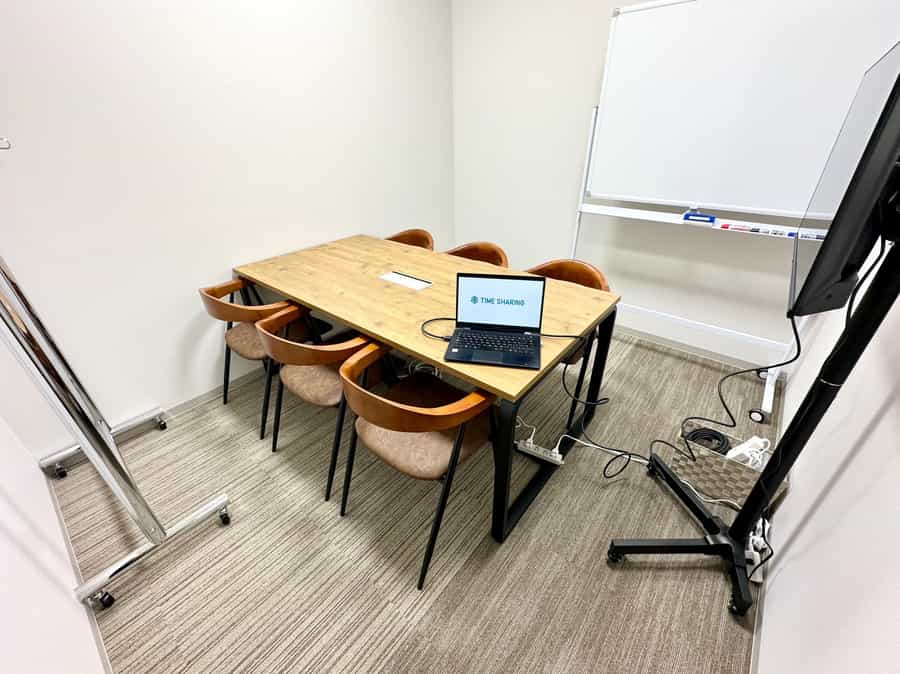 【6名着席可能、コンパクトなサイズのオシャレ会議室】 - TIME SHARING 新大阪プライムタワー Room Cの写真
