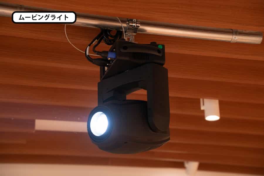 【ムービングライト】- グレイドパーク 新宿駅前の写真