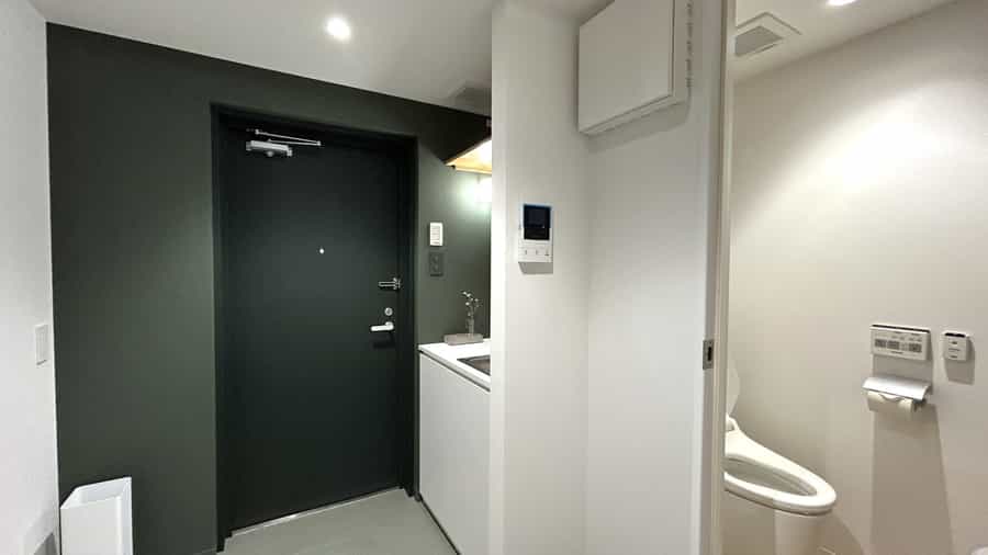 【室内に流しやトイレがございます。】
