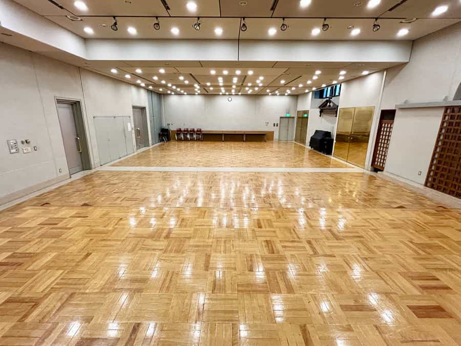 【広々とした空間】- 東京YWCA(御茶ノ水)カフマンホール -