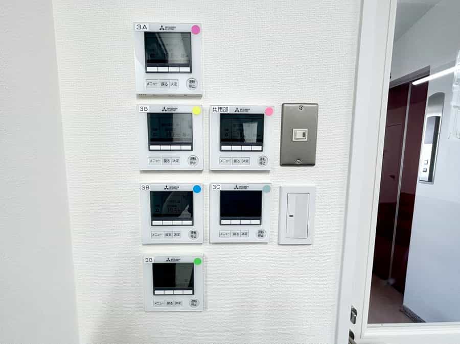 【共有部を入ってすぐの壁に空調パネルがあります。】 - TIME SHARING 横浜関内 セルテアネックス 3Cの写真