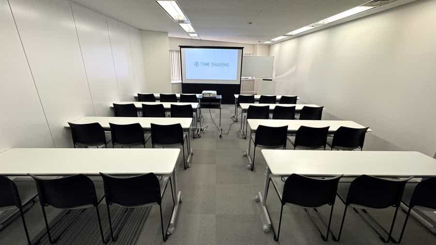 【会議室内の備品は無料でご利用いただけます】