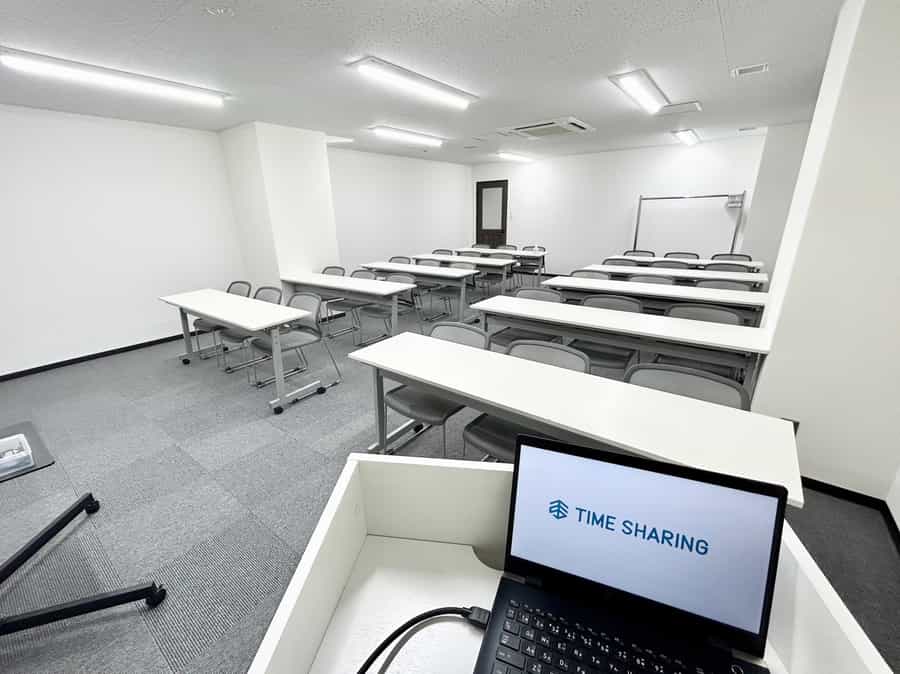 【司会台から全員とコミュニケーションが取れる距離】 - TIME SHARING 横浜関内 セルテアネックス 3Cの写真