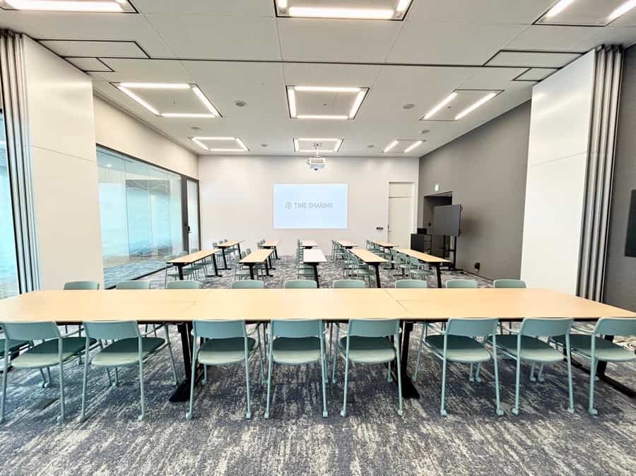 【パーテーションを開けると広くご利用いただけます】 - TIME SHARING 勝どき 晴海トリトン X棟 Conference RoomⅡ+Ⅲの写真
