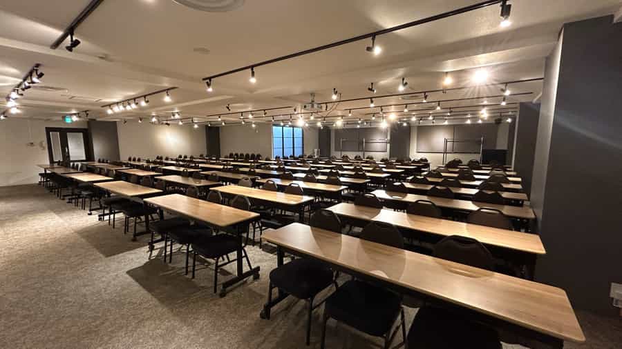 スクール形式144名着席可能 - TIME SHARING 新宿4Aの写真