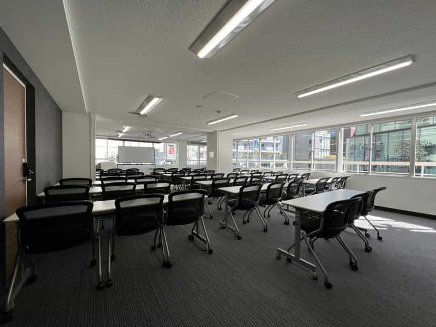 スクール形式 - TIME SHARING 渋谷ワールド宇田川ビル7Bの写真
