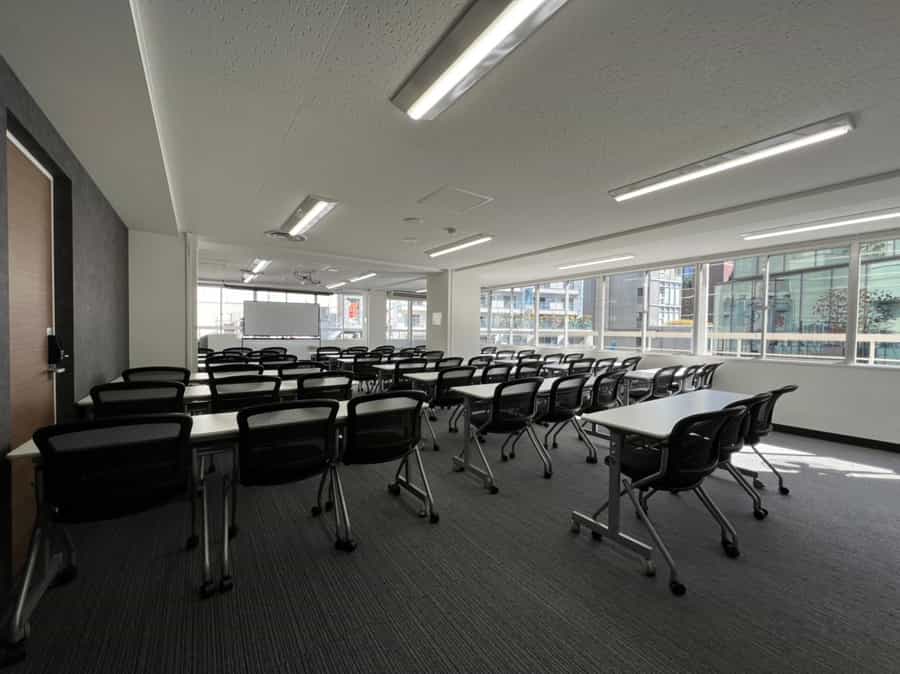 スクール形式 - TIME SHARING 渋谷ワールド宇田川ビル7Bの写真