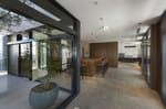メインフロア以外もお洒落な空間 - QUARTZ GALLERY 11Fの写真
