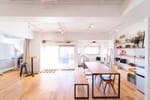 大きな窓があり、開放感があります。 - GOBLIN.原宿店-GALLERY A-の写真